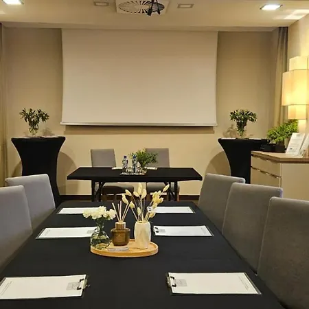 Petropol 호텔 프우크