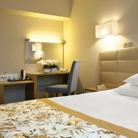 Hotel Petropol 3*