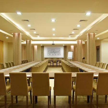 Hotel Petropol 3*