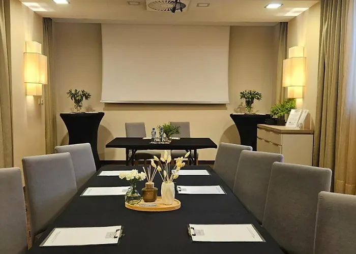 Petropol 호텔 프우크