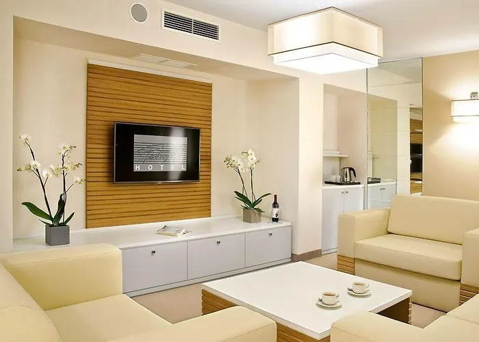 Petropol 호텔 프우크